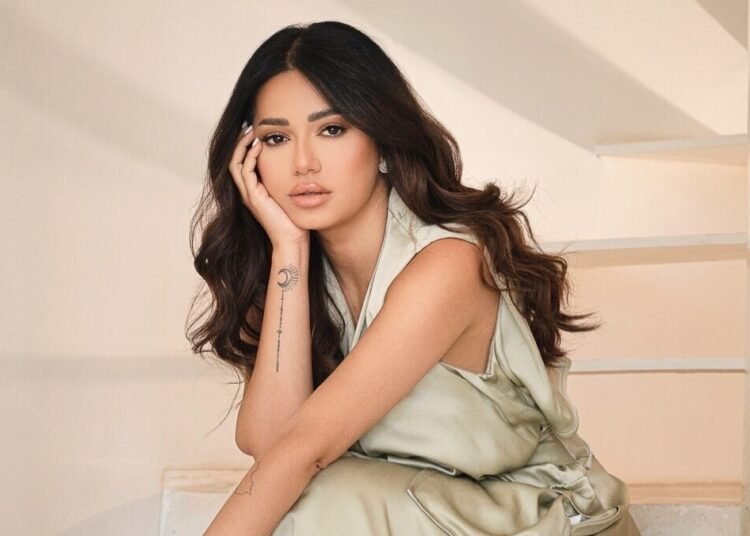 رحمة رياض تلهو مع ابنتها وتوثّق حركاتها بفيديو طريف