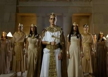 نجوم الفن يحتفلون بافتتاح المتحف المصري الكبير بالزي الفرعوني