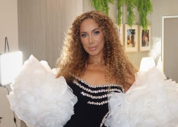 أمجد العضب يوقّع إطلالة ملكية للنجمة ليونا لويس في لاس فيغاس