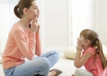 تأخر النطق عند الأطفال: كيف تتعاملين معه؟