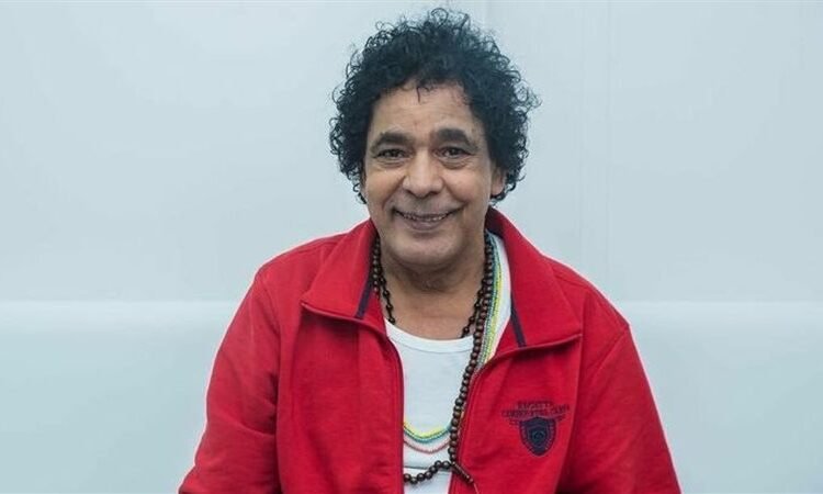 محمد منير يدعم منى زكي مع بدء عرض فيلم “الست”