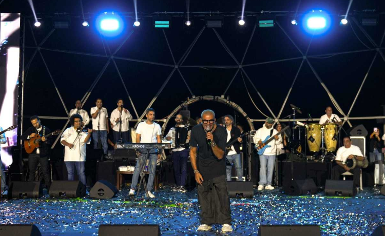 ليلة استثنائية لـ عمرو دياب في “مهرجان ليالي العرب”