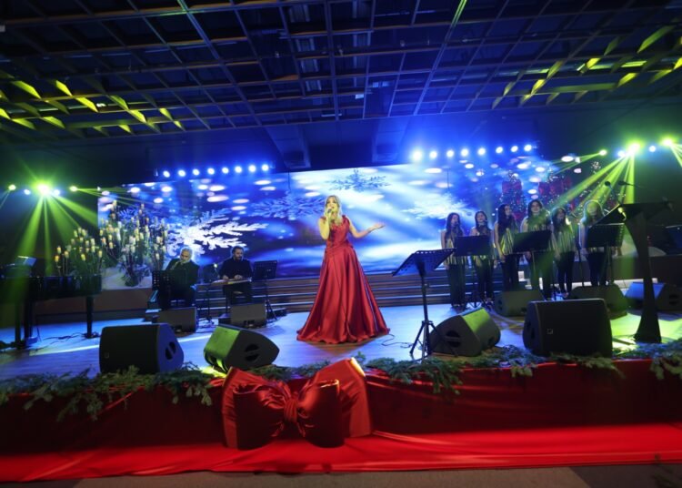 تانيا قسيس تُضيء طرابلس بحفل ميلادي مميز