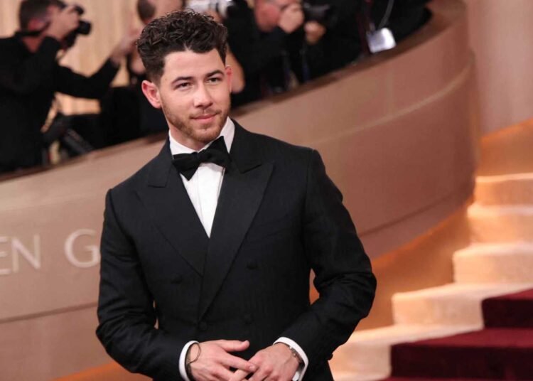 نيك جوناس يكشف سبب مغادرته قاعة الغولدن غلوب