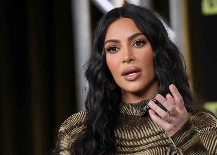 كيم كارداشيان توضح أسلوبها التربوي