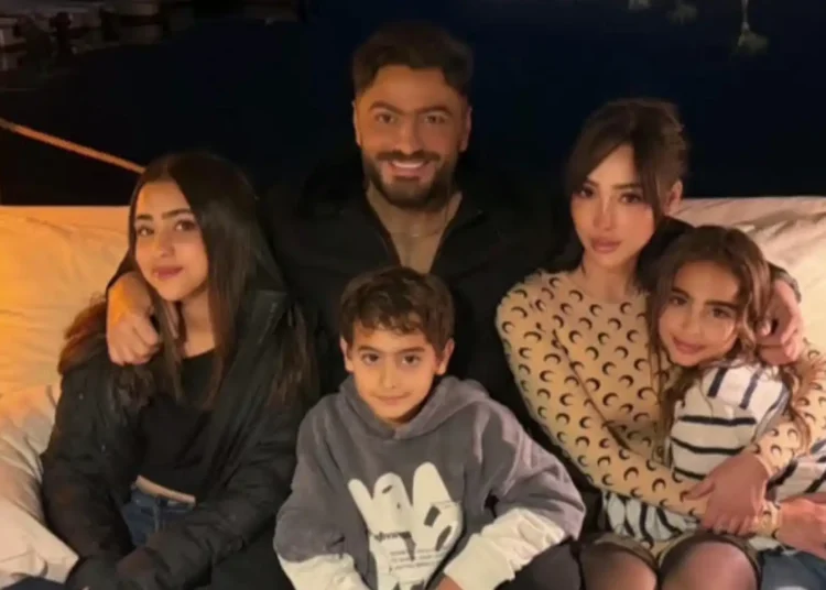 أجواء عائلية دافئة بين بسمة بوسيل وتامر حسني