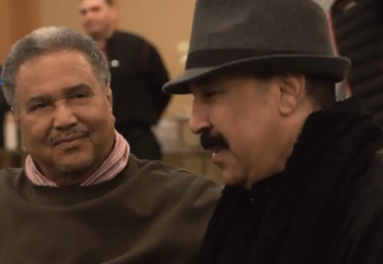 عبد الله الرويشد يفاجئ محمد عبده قبل حفله في الكويت