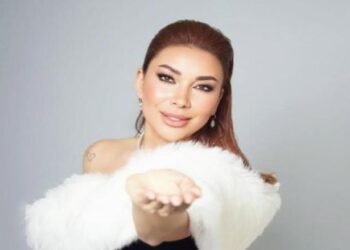 ألين خلف تتألق بتصاميم تيا ديب