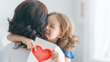 كيف تحتفل الأم العزباء بـ عيد الحب