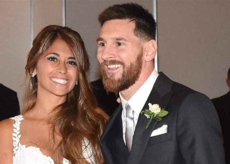 ما حقيقة توتر علاقة ليونيل ميسي وأنتونيلا روكوزو؟