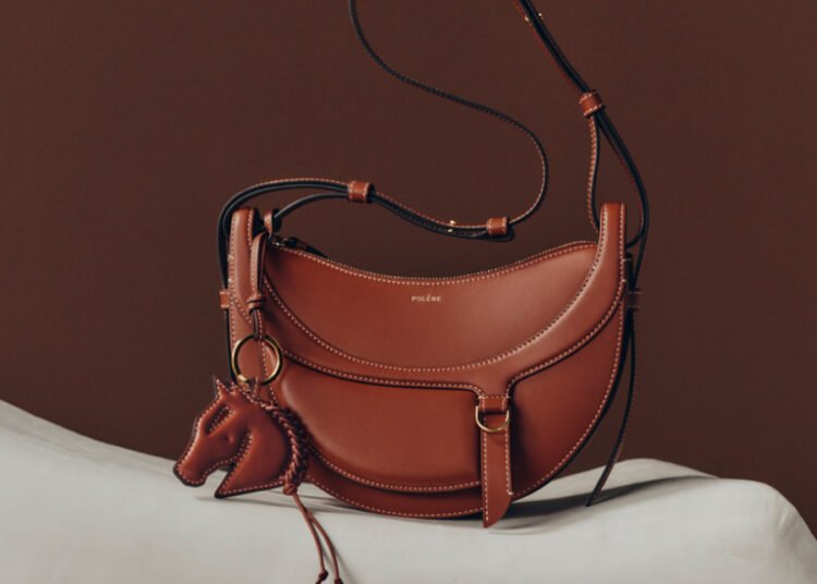 عام الحصان 2026 يلهم دور الأزياء العالمية