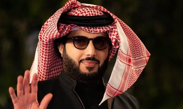 تركي آل الشيخ يعلن عن نزال تاريخي بين أوسيك وفيرهوفن