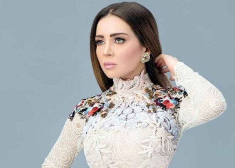 أول ظهور لـ مي عز الدين بعد العملية الجراحية