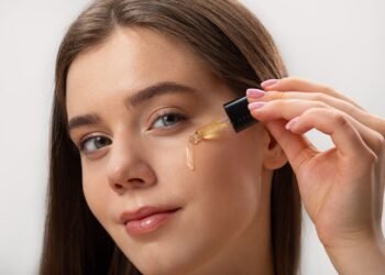 خطوات تحضير البشرة لإطلالة متألقة في العيد