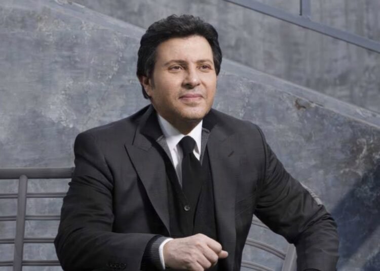 رسائل دعم لـ هاني شاكر إثر تعرضه لأزمة صحية