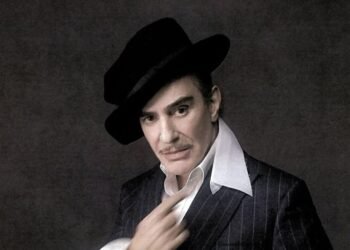 جون غاليانو يضفي لمسة راقية على أرشيف زارا