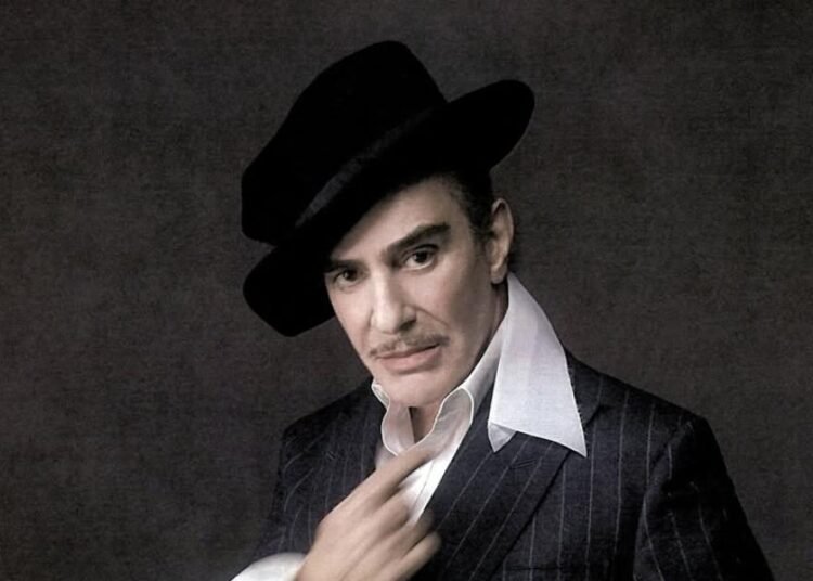 جون غاليانو يضفي لمسة راقية على أرشيف زارا