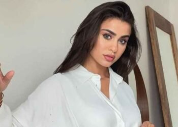 صور الدكتورة يومي تثير الجدل حول حملها الأول