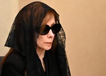 ما حقيقية وفاة السيدة فيروز؟