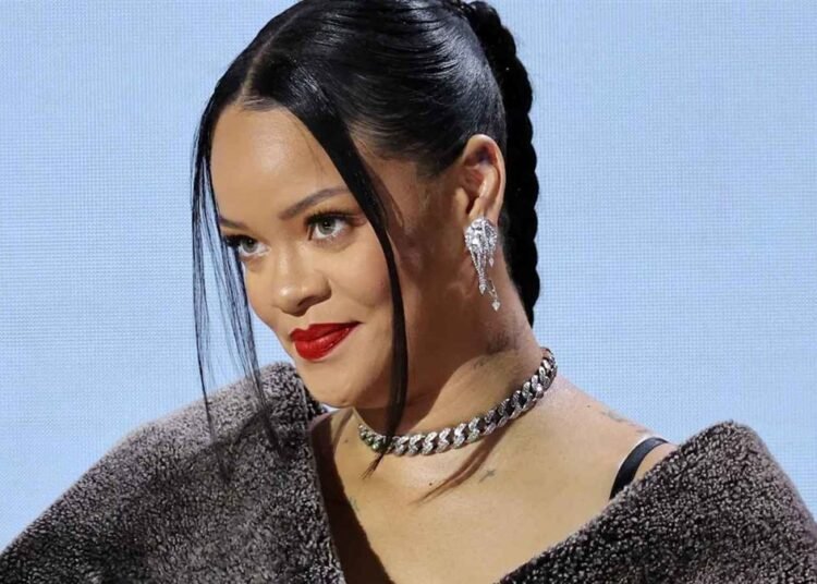 ريهانا تحسم جدل حملها الرابع برد ساخر