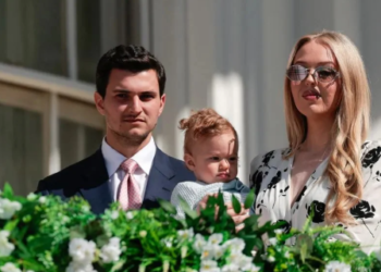 تيفاني دونالد ترامب في ظهور نادر برفقة طفلها ألكسندر