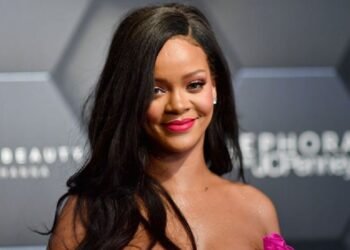 ابنة ريهانا تفاجئ الجميع في جلسة تصوير