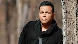 محمد فؤاد يقرر الاستغناء عن إدارة أعماله بعد تسريب خبر زواجه
