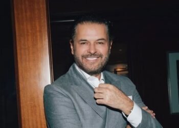 إعلان استثنائي لأغنية راغب علامة من أمام الأهرامات