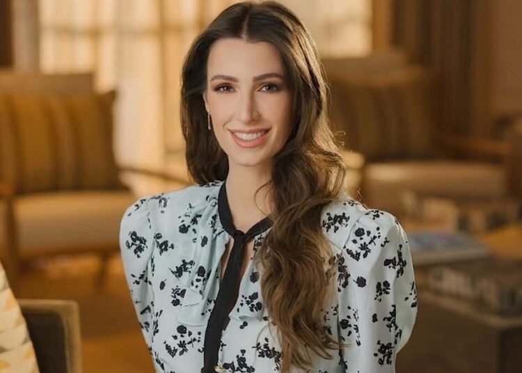 مجوهرات إماراتية تزين إطلالة الأميرة رجوة