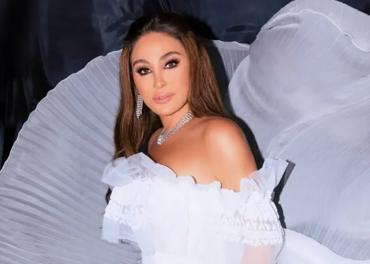 إليسا تعيد ألبوم “أنا سكتين” إلى يوتيوب بعد عامين