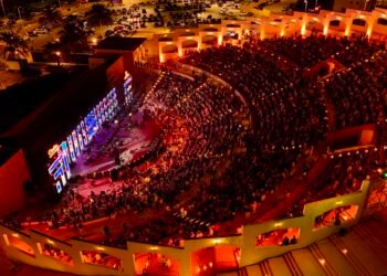 افتتاح ضخم لمهرجان المسرح الروماني مع نجوم التسعينات!