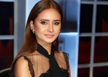 نيللي كريم تخطف الأنظار بإطلالة أنيقة