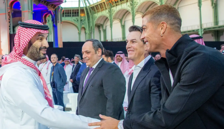 الأمير محمد بن سلمان وماكرون ورونالدو في ختام كأس العالم للرياضات الإلكترونية