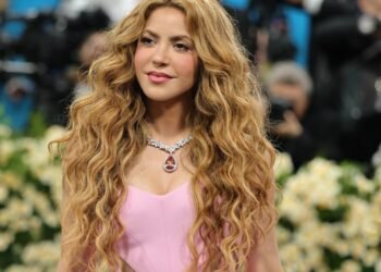 شاكيرا توجه رسالة مؤثرة إلى كولومبيا بعد الزلزال