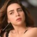 مي عز الدين تكذّب شائعات مرضها بفيديو عفوي مع زوجها