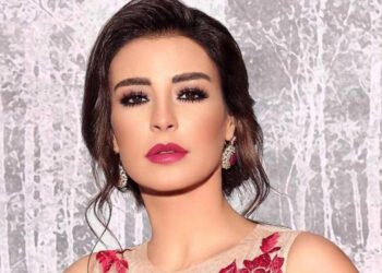 ماغي بو غصن تخطف الأنظار بإطلالة تنكرية في منتزه الخيران