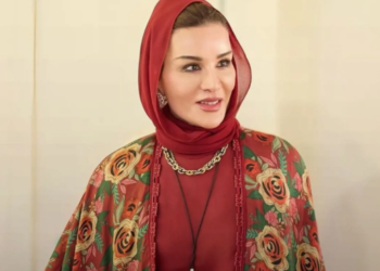 الشيخة موزة تتألق بقطع نادرة من كارتييه مستوحاة من الحضارة المصرية القديمة