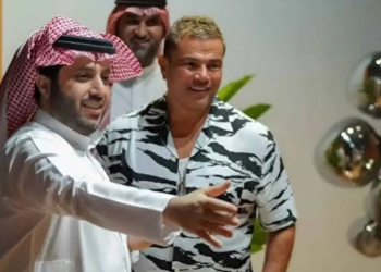 تركي آل الشيخ يدافع عن عمرو دياب برسالة حاسمة