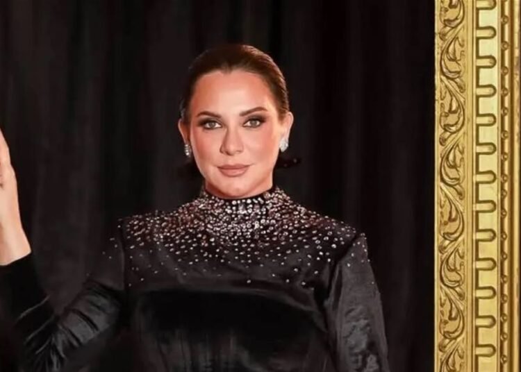 سلاف فواخرجي تحتفي بترشيح فيلمها “أرض الملائكة” للأوسكار